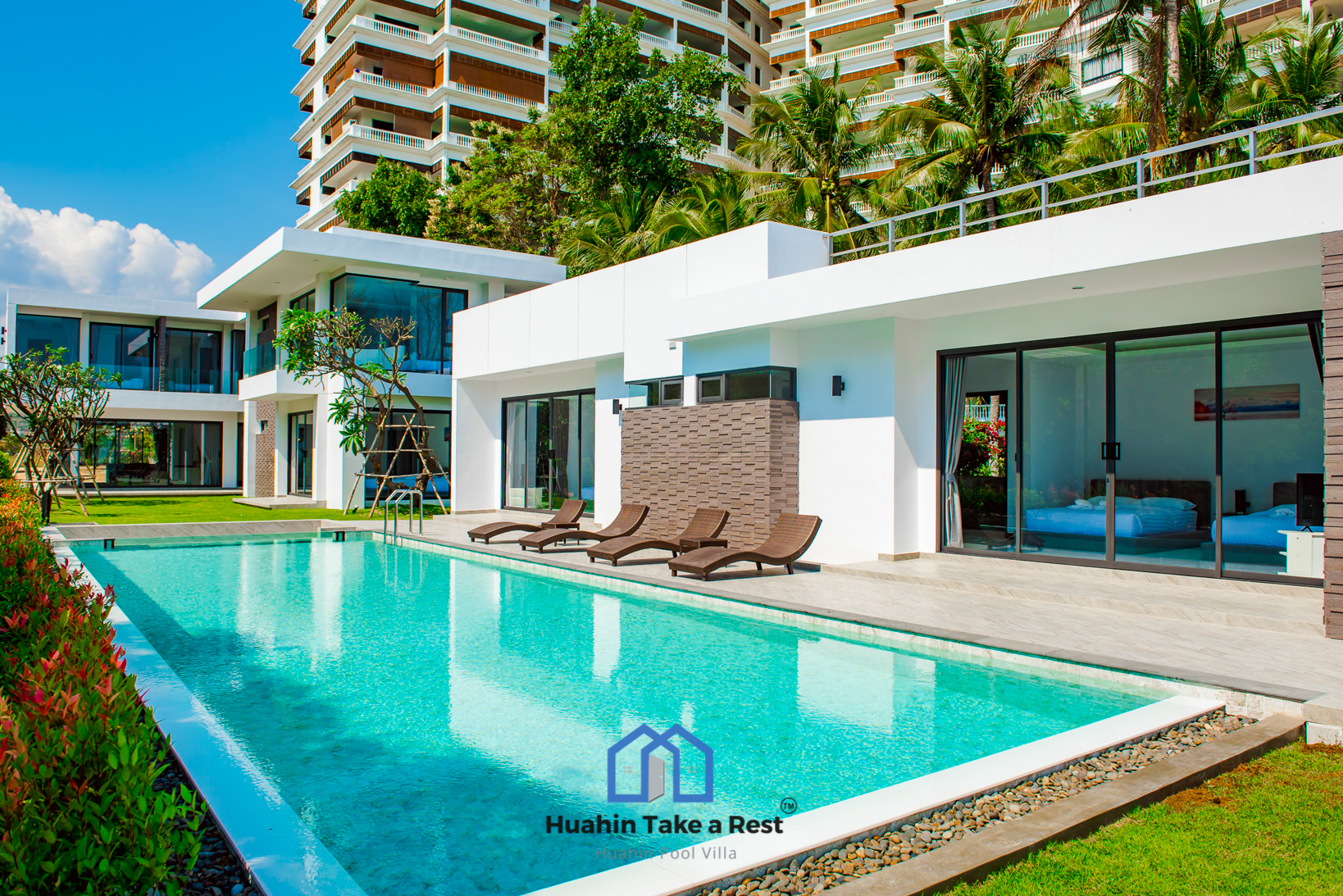 HR15039 บ้านพักติดทะเลหัวหิน The Premium Beach Villa Hua Hin