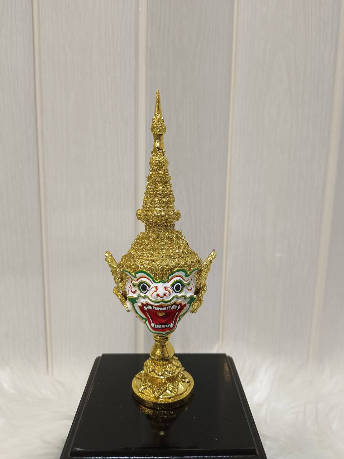 หัวโขนจิ๋ว หนุมานครองเมือง เกรดพรีเมี่ยม พร้อมฐานตีลายปิดทอง (เรซิ่น)