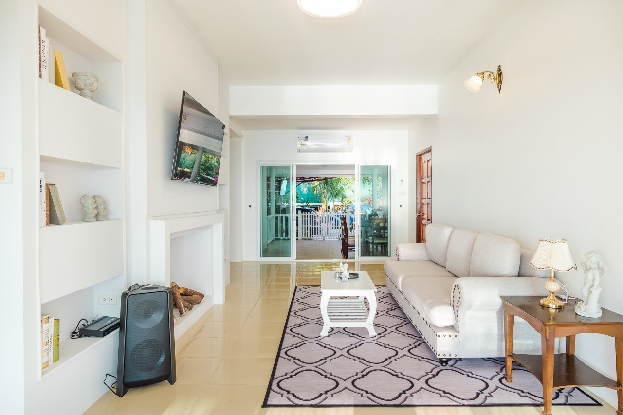 HR15076 บ้านพักติดทะเลหัวหิน The Luxe Beach Villa