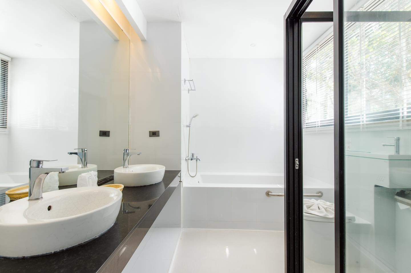 HR15008 บ้านพักติดทะเล โมเดิร์นบีช ปราณบุรี