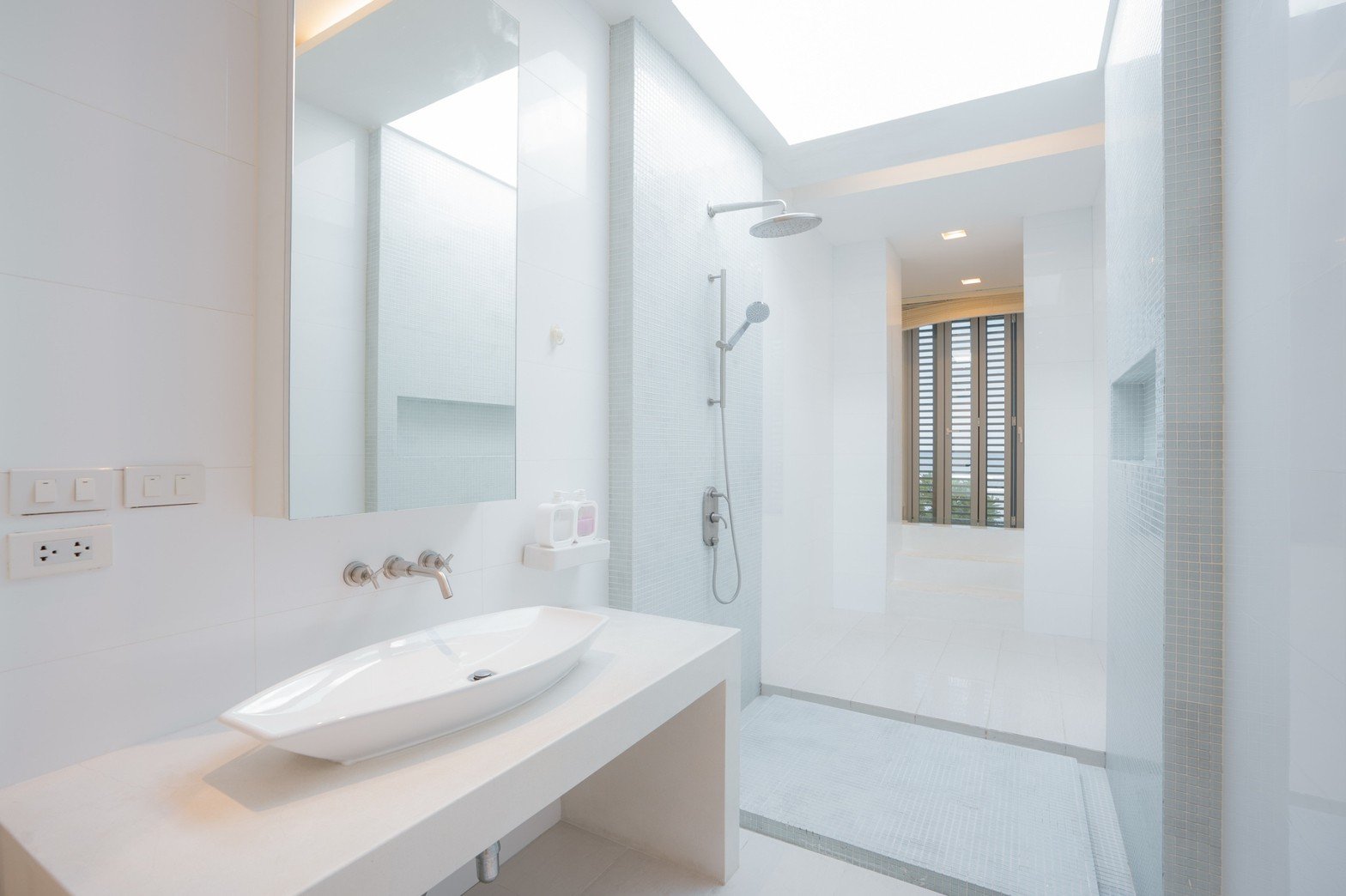 HR15049 บ้านพักติดทะเล The Breezy Beach Pool Villa Cha Am