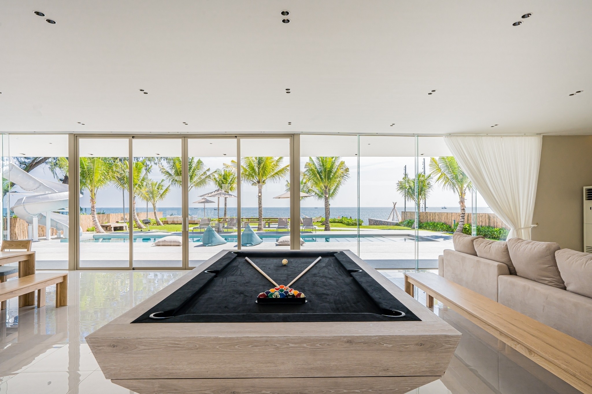 HR15083 บ้านพักติดทะเลหัวหิน The Rest Beachfront Hua Hin Pool Villa