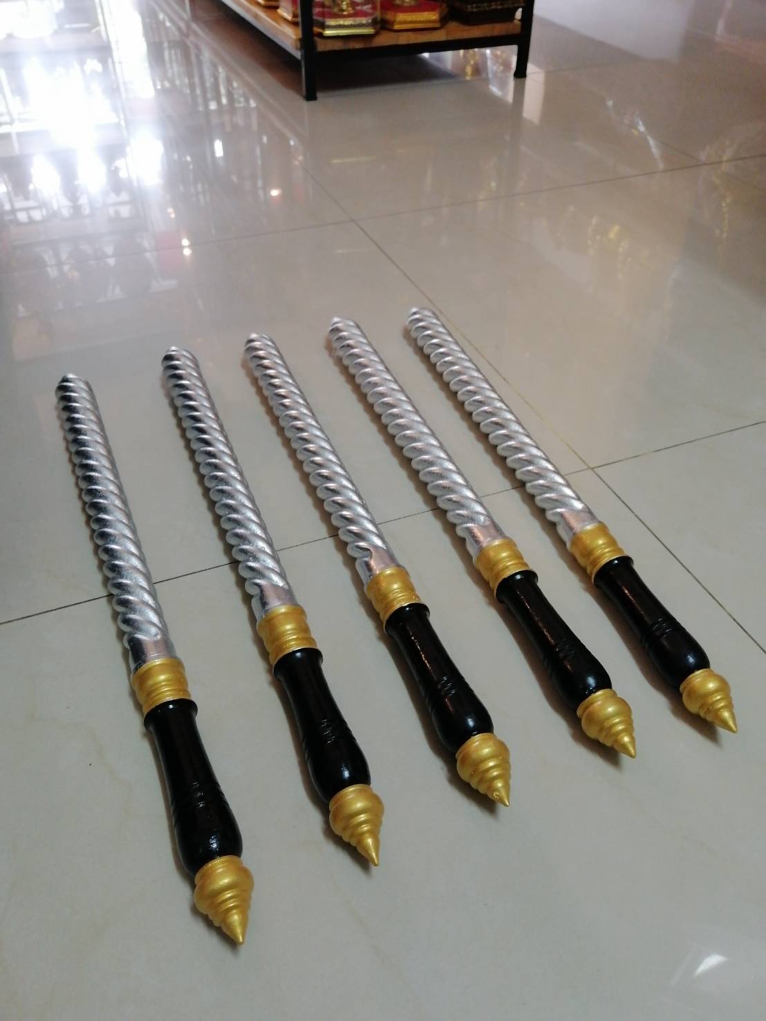 กระบองยักษ์ กระบองไม้ อุปกรณ์การรำ อุปกรณ์การแสดง รามเกียรติ์ หัวโขน