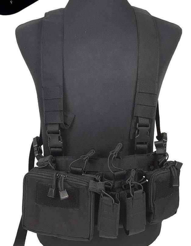 🔥🔥🔥 M4 Chest Rig 🔥🔥🔥 - ผลิตจากผ้า 500D น้ำหนักเบา ใส่สบาย - มีช่องใส่แม็กกาซีนปืน M4 ได้มากถึง 4 ช่อง - มีช่องใส่ แม็กกาซีนปืนสั้น ได้ 2 ช่อง - มีกระเป๋าเอนกประสงค์ ด้านข้างอีก 2 ใบ - สามารถถอดออกไปใช้กับเวส