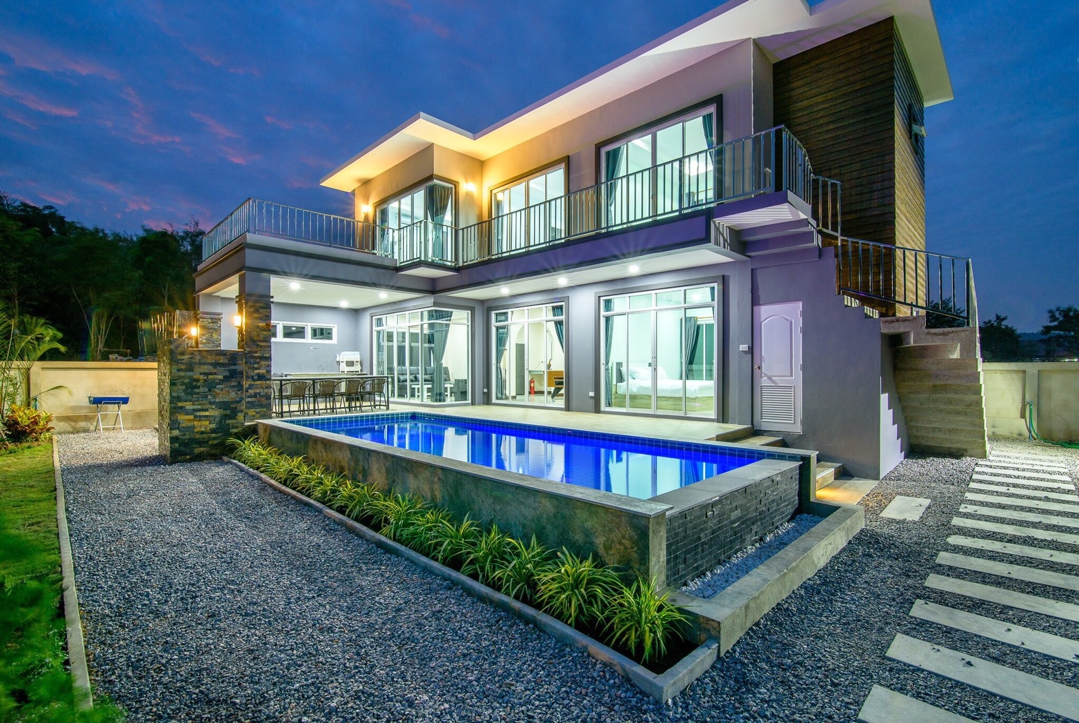 HR 5005 บ้านภูผา คาราโอเกะ โต๊ะพูล