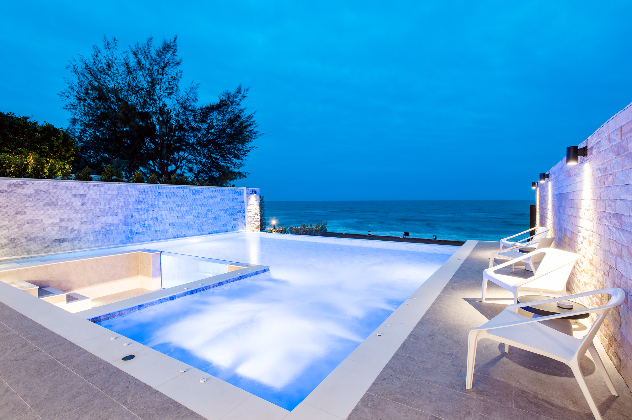 HR15066 บ้านพักติดทะเลหัวหิน The Casa Rocca Beach Villa HuaHin