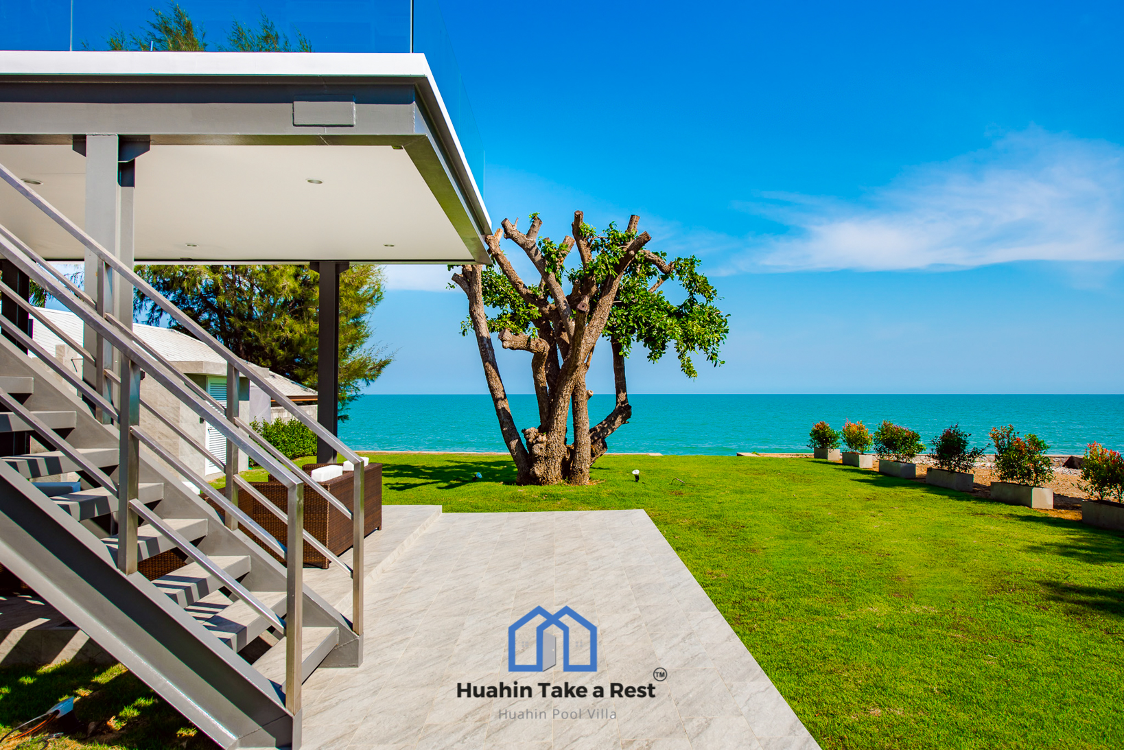 HR15039 บ้านพักติดทะเลหัวหิน The Premium Beach Villa Hua Hin