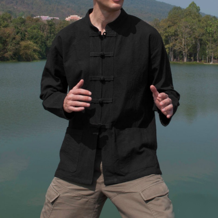 เสื้อผ้าไทยชายสีดำ เสื้อผ้าฝ้ายชายแต่งกระดุ้มปั้นและปักผ้า เสื้อผ้าพื้นเมืองชายวัยรุ่นแต่งงานปักผ้า