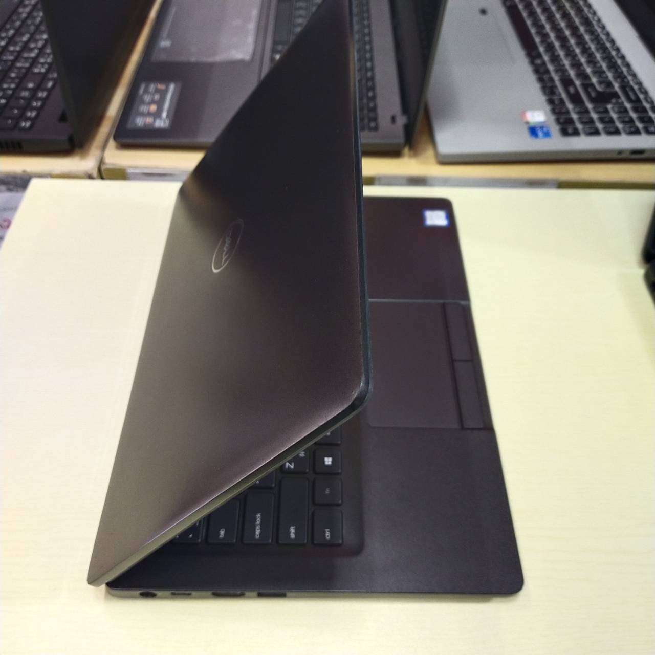 DELL LATITUDE 5300 สภาพเครื่อง 80% หน้าจอ Touch Screen มี 2 เครื่อง