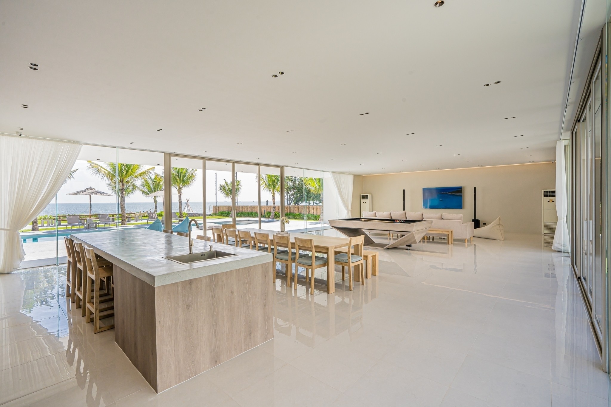 HR15083 บ้านพักติดทะเลหัวหิน The Rest Beachfront Hua Hin Pool Villa