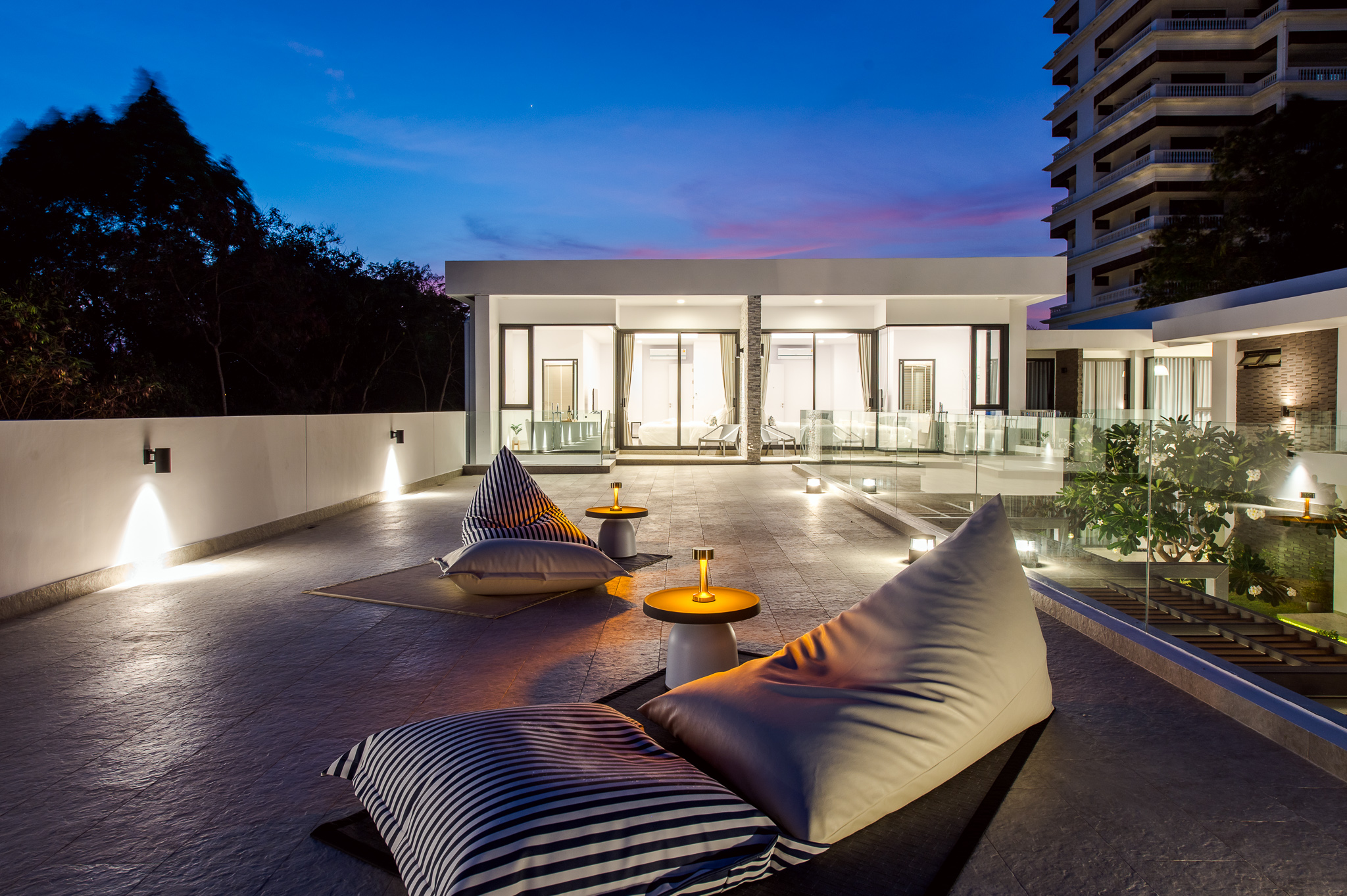 HR15066 บ้านพักติดทะเลหัวหิน The Casa Rocca Beach Villa HuaHin