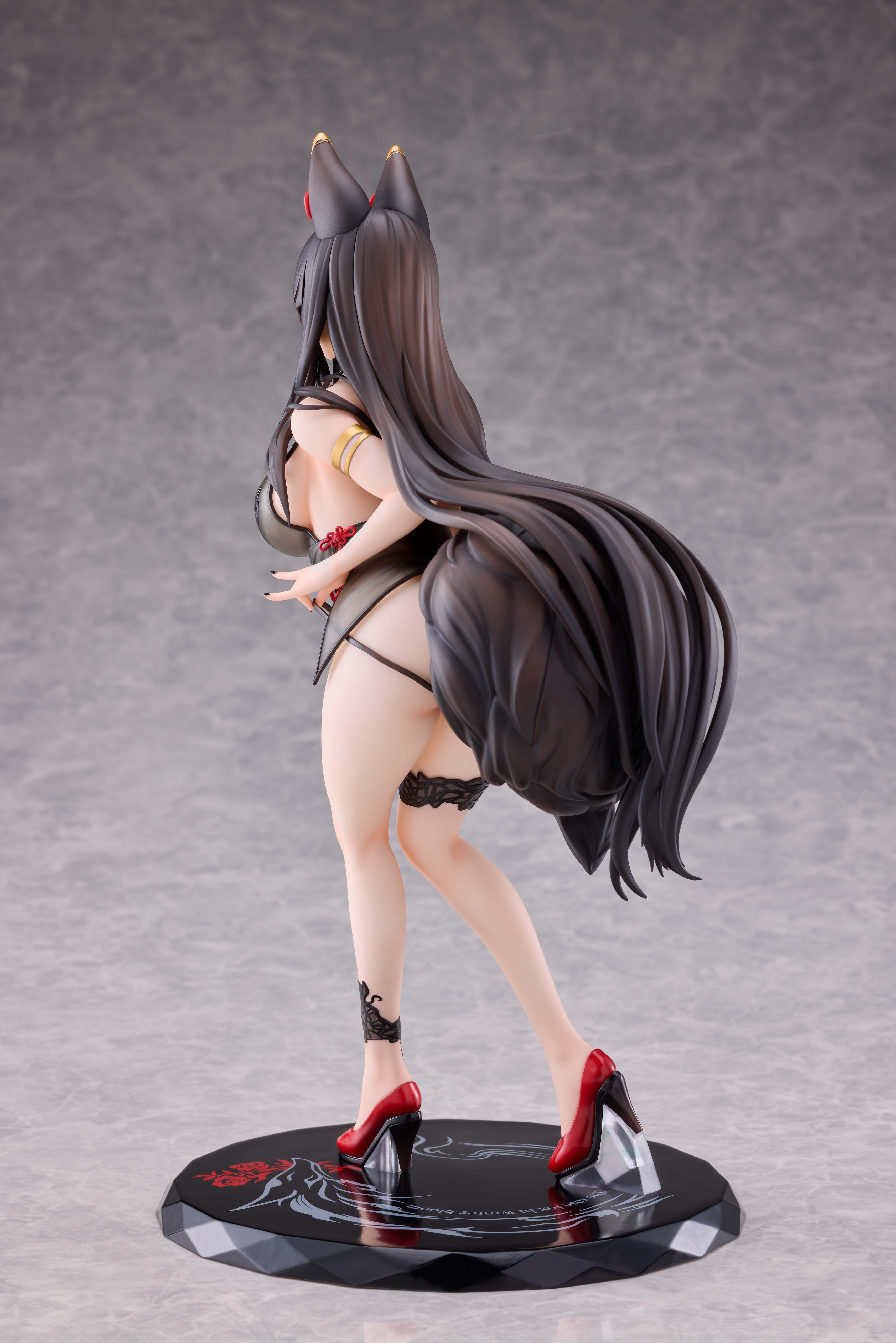 เปิดจอง : Rose Fox Lady