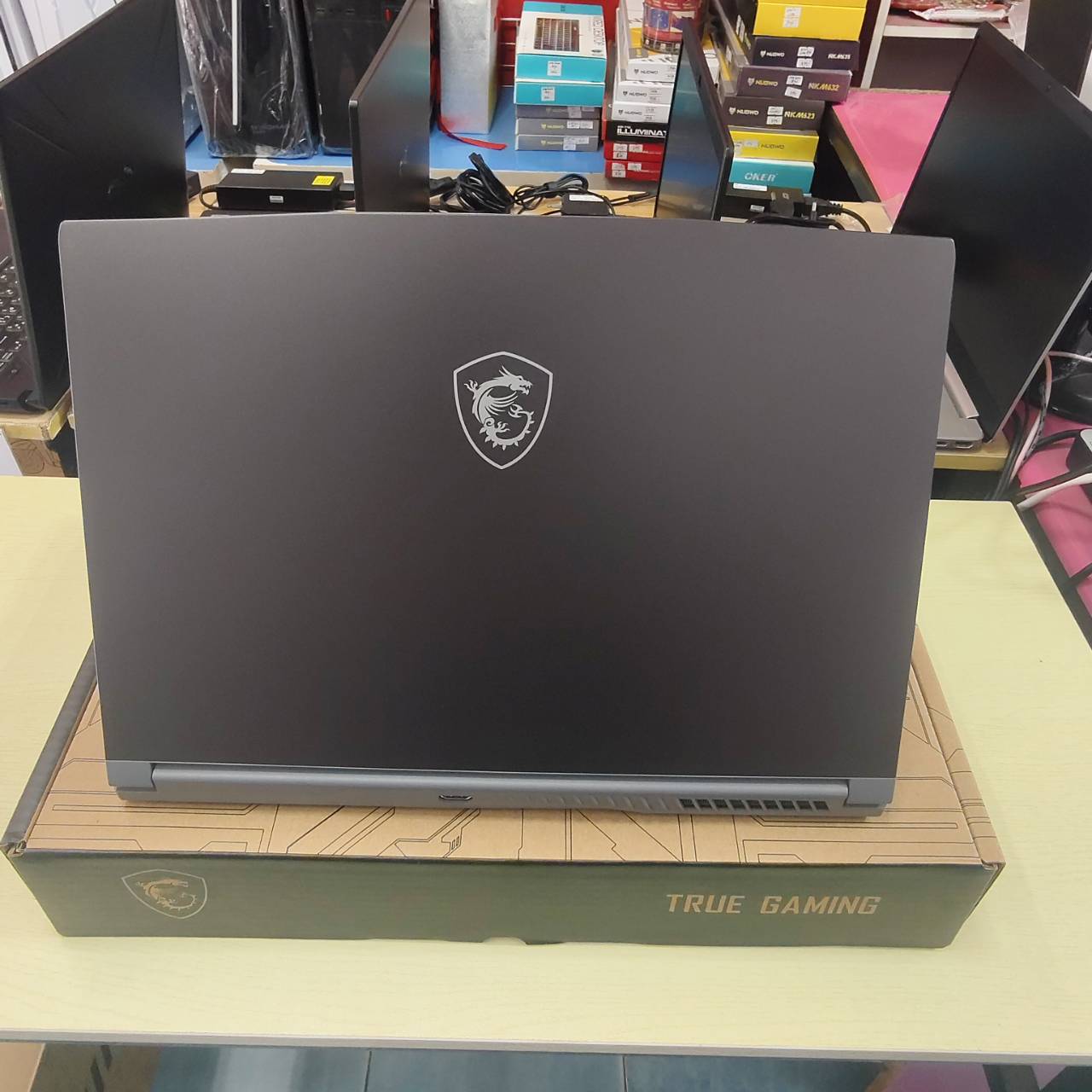 MSI THIN 15 B12UCX-1428TH สภาพเครื่อง 95% ประกันศูนย์ 26/11/2026