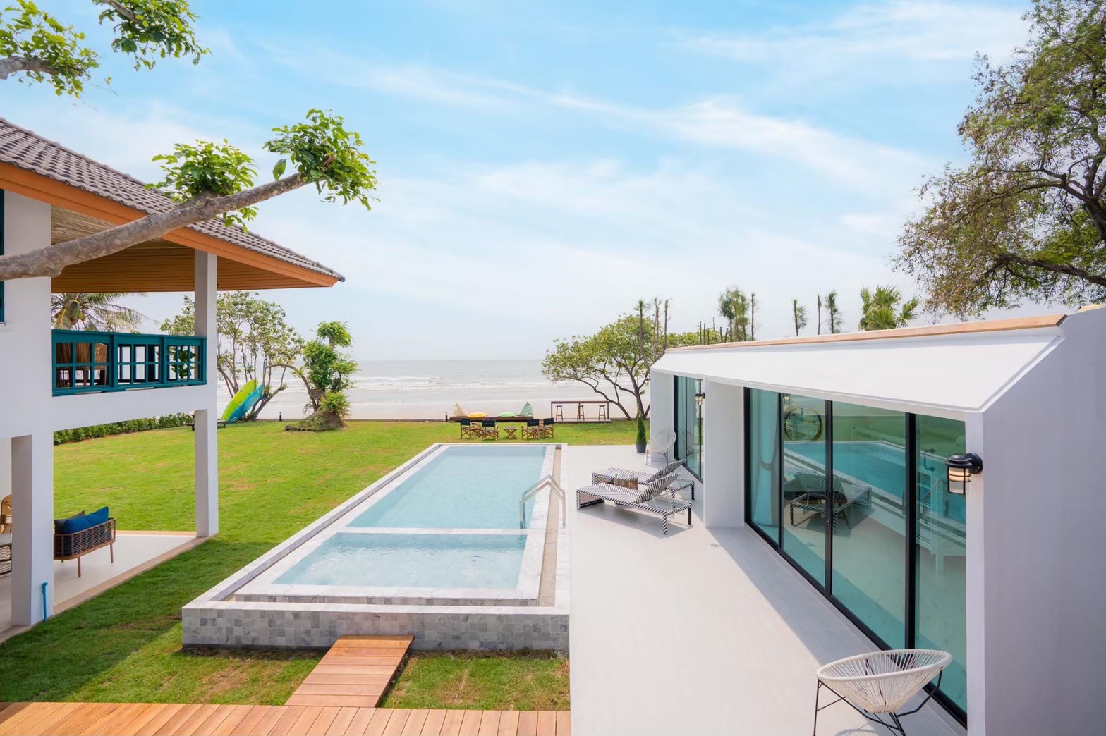 HR15050 บ้านพักติดทะเล The Century Beach Villa Cha Am