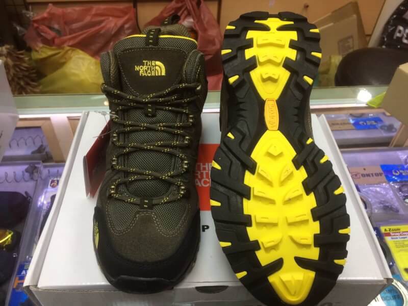 New.รองเท้ารุ่นใหม่ OUTDOOR THE NORTH FACE มาใหม่มีสี2สี นำ้ตาล เขียว มีไซร้ 40,41,42,43,44 ราคาพิเศษ