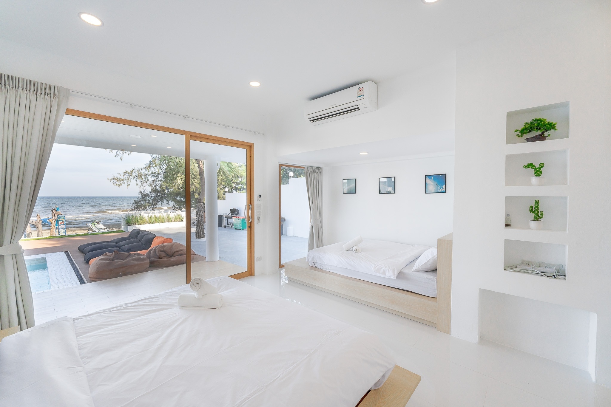 HR15057 บ้านพักติดทะเล The Rocca Beach Villa Pranburi