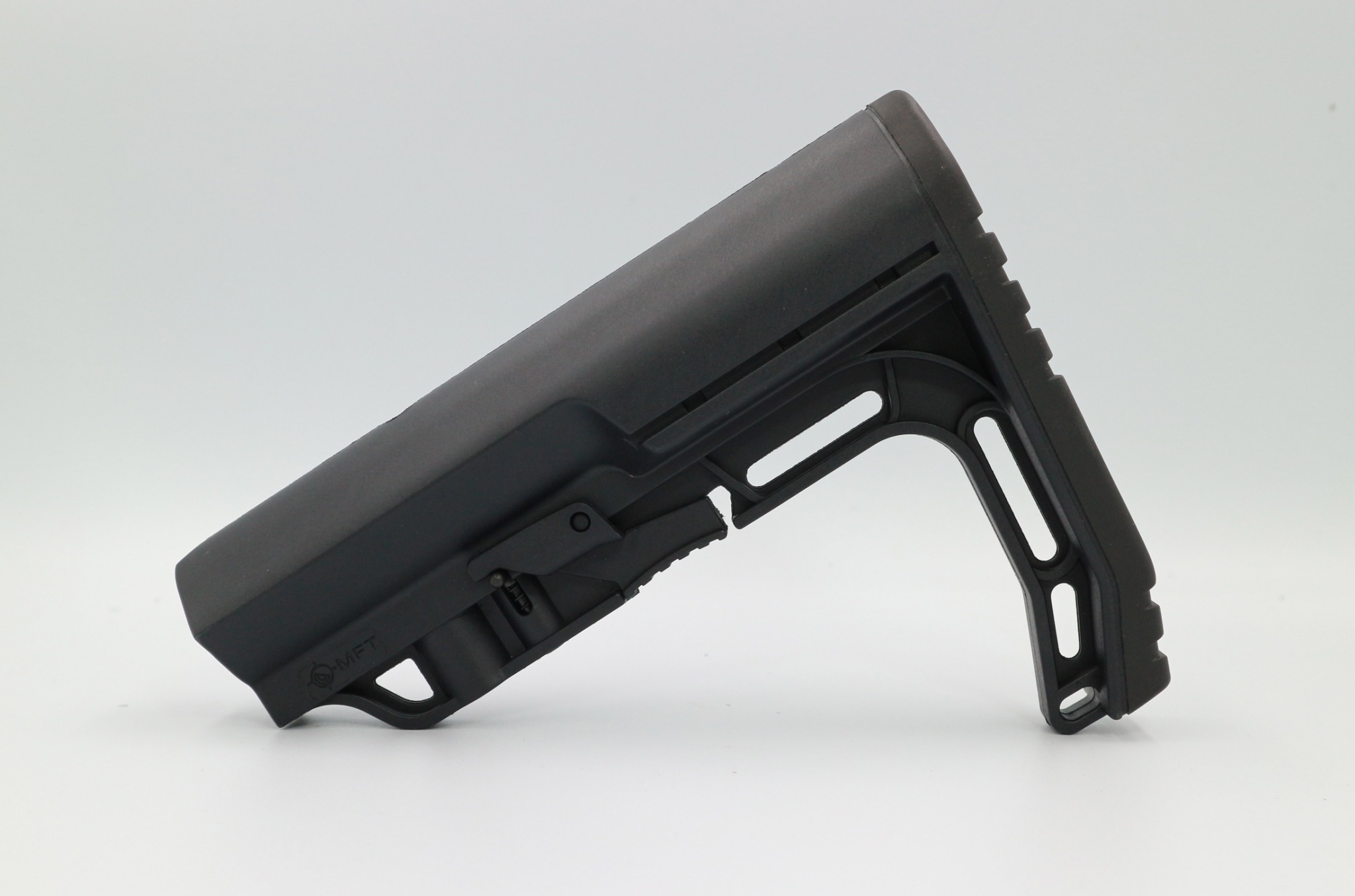 พานท้าย MFT ( BMS ) ♨️ผลิตจาก Polymer เกรดคุณภาพ 🚨ใช้สำหรับรุ่น M4 , M16 และ ระบบไฟฟ้าแกน 29 มม. 🚨มีปุ่มปรับระยะ ยืด-หด ได้ 🚨ออกแบบให้รับกับร่องไหล่ 🚨มียางพานท้าย ช่วยลดแรงรีคอยด์ 🚨มีช่อง QD สำหรับใส่หูกระวิน