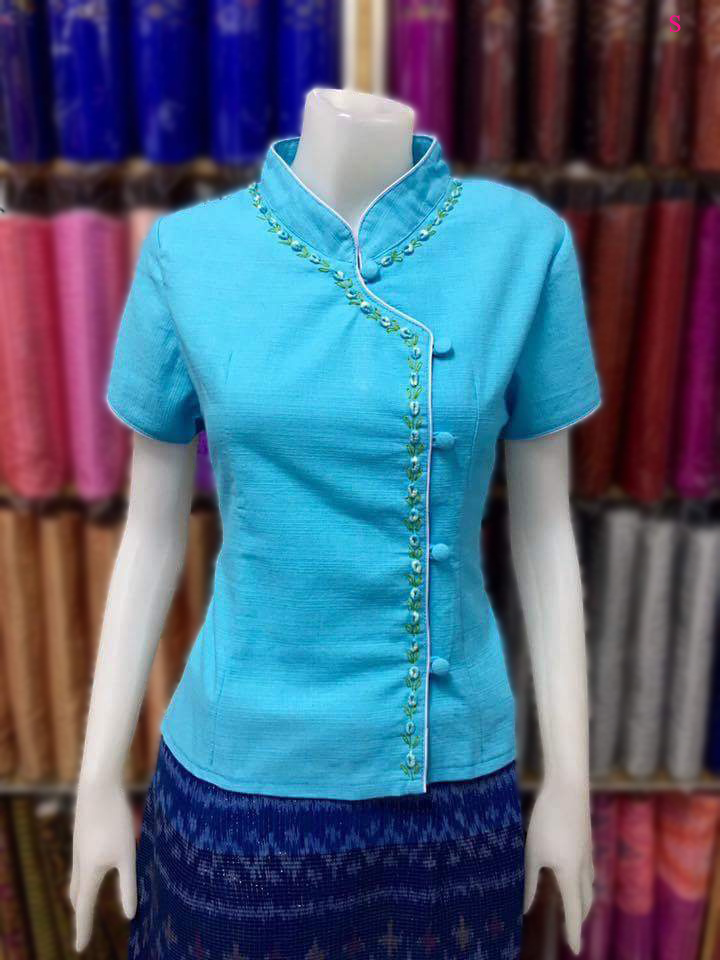 เสื้อผ้าไทยสีฟ้า เสื้อผ้าฝ้าย เสื้อใส่ผ้าซิ่น เสื้อผ้าฝ้ายสีฟ้าคอจีนกระดุมเฉียง