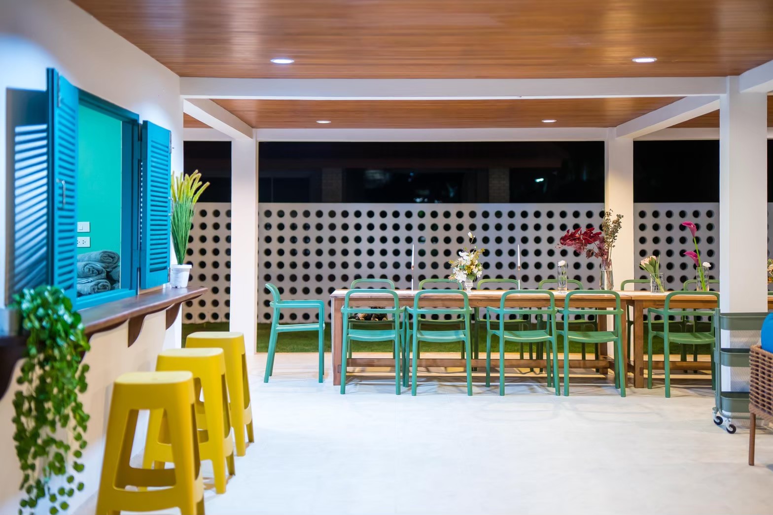 HR15050 บ้านพักติดทะเล The Century Beach Villa Cha Am