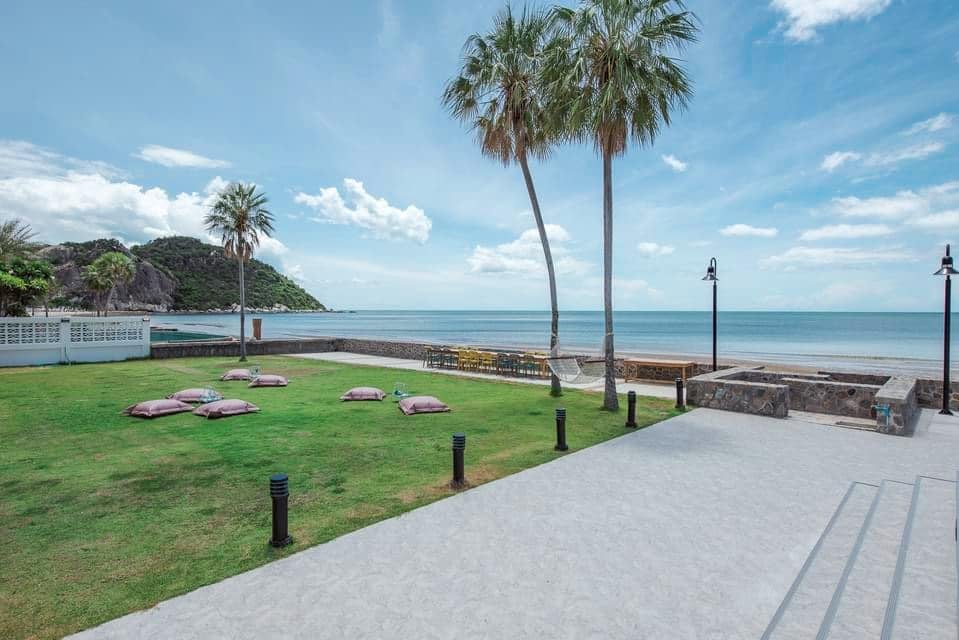 HR15042 บ้านพักติดทะเลหัวหิน The Sunny Beach Villa