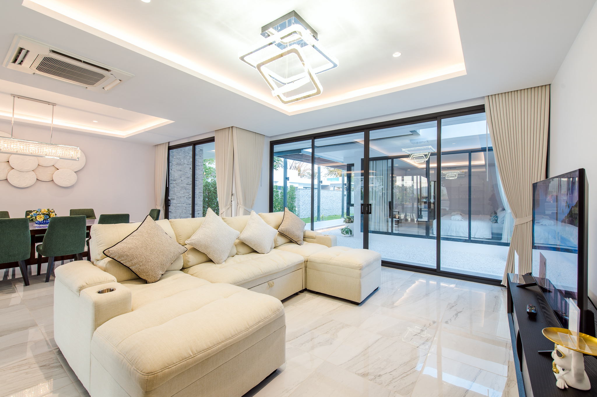 HR15066 บ้านพักติดทะเลหัวหิน The Casa Rocca Beach Villa HuaHin