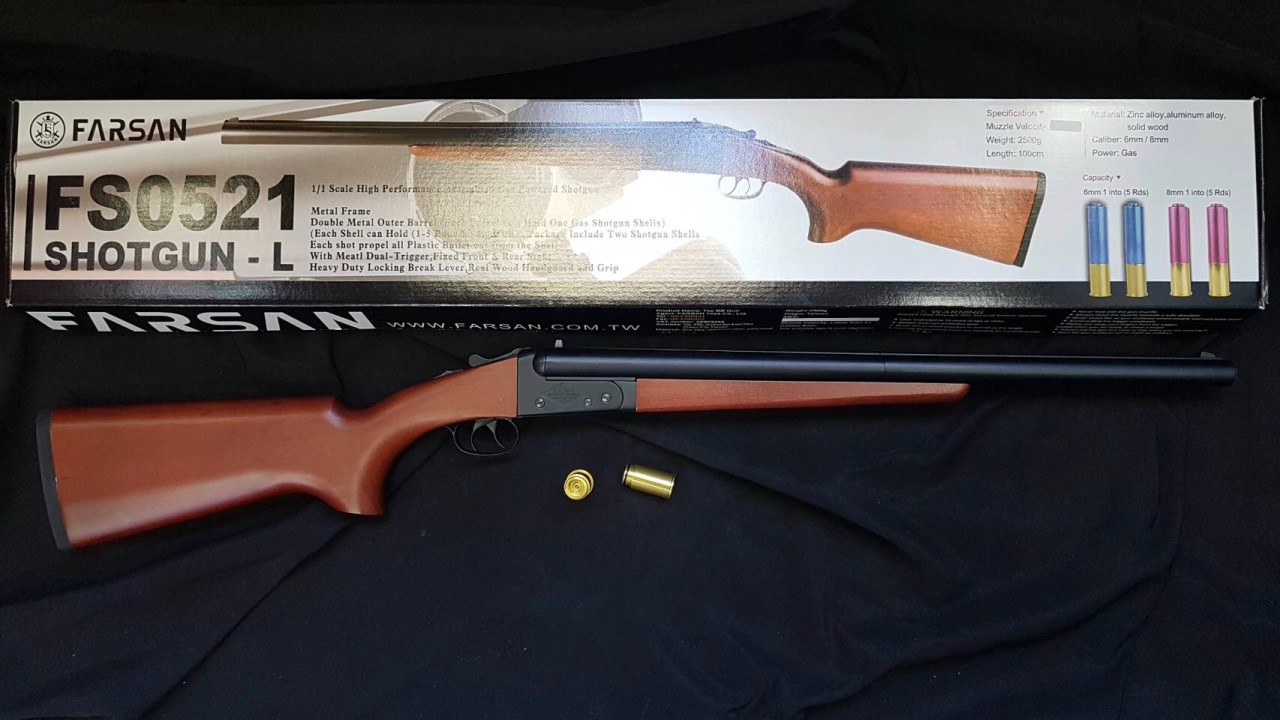 “ ลูกซองแฝดไม้จริง ระบบแก๊ส “ FS 0521 MAD MAX 6mm Gas Powered Fixed-Stock Double-Barreled (Long) Shotgun w/ Wood Furniture - Made in Taiwan - Length : 1000 mm - Weight : 2500 g - System : Gas Powered - Caliber : 6 mm BB - Magazine Capacity : 2 (Each Cartr