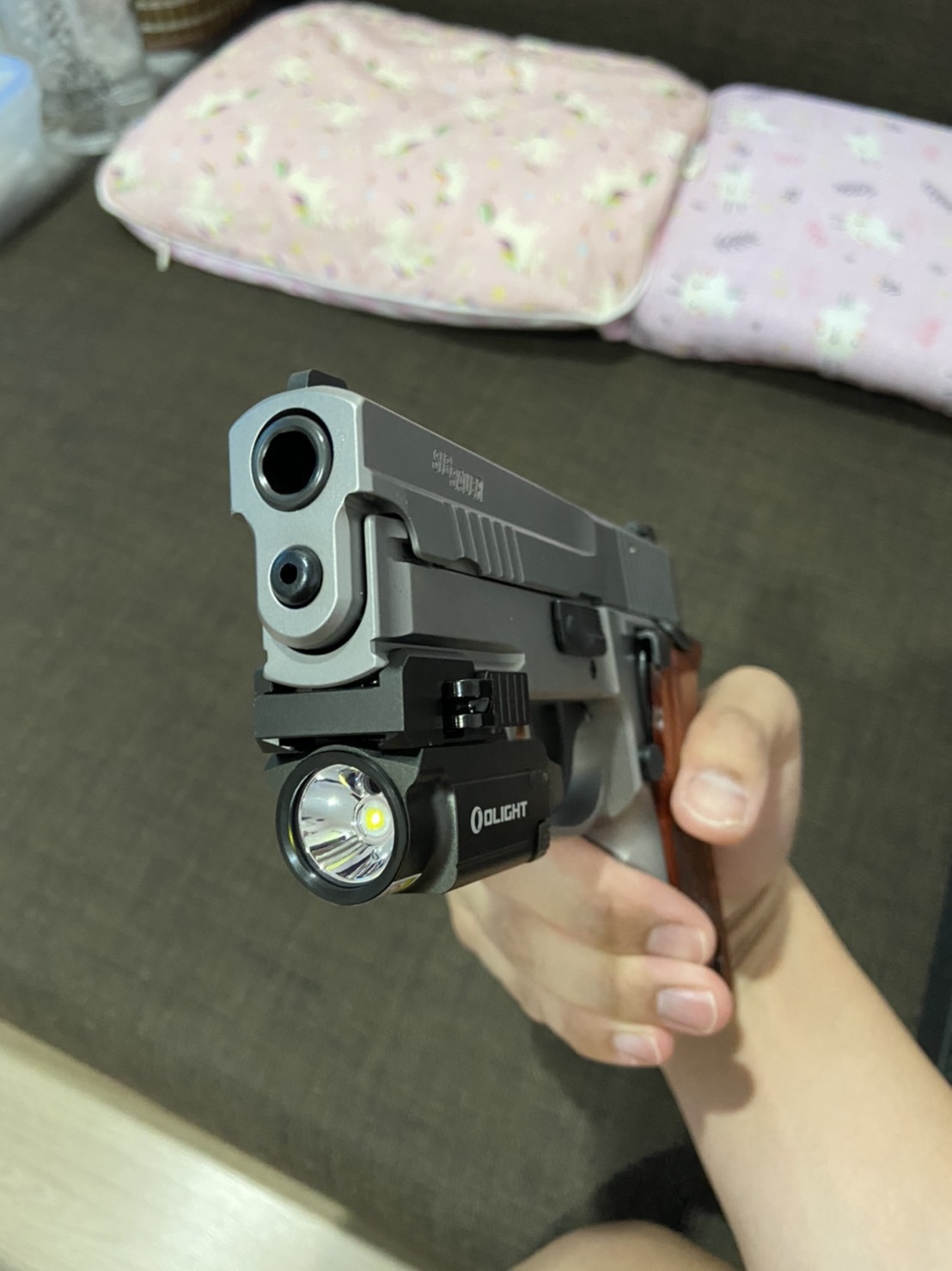 New.ไฟฉายติดปืนสั้น