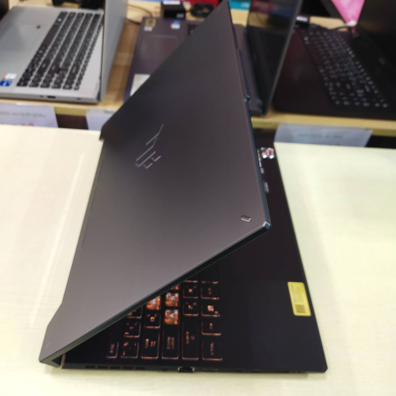 ASUS TUF GAMING A15 FA507NUR-LP037W *เครื่อง 1 เดือน* สภาพเครื่อง 100% ไร้ริ้วรอย (ประกันศูนย์ 13/10/2027)