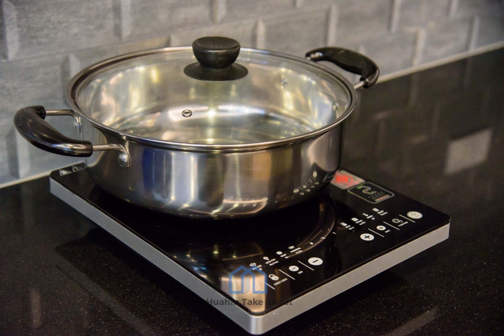 HR3075 บ้านพักชะอำ บ้านอะพอลโล่ V1