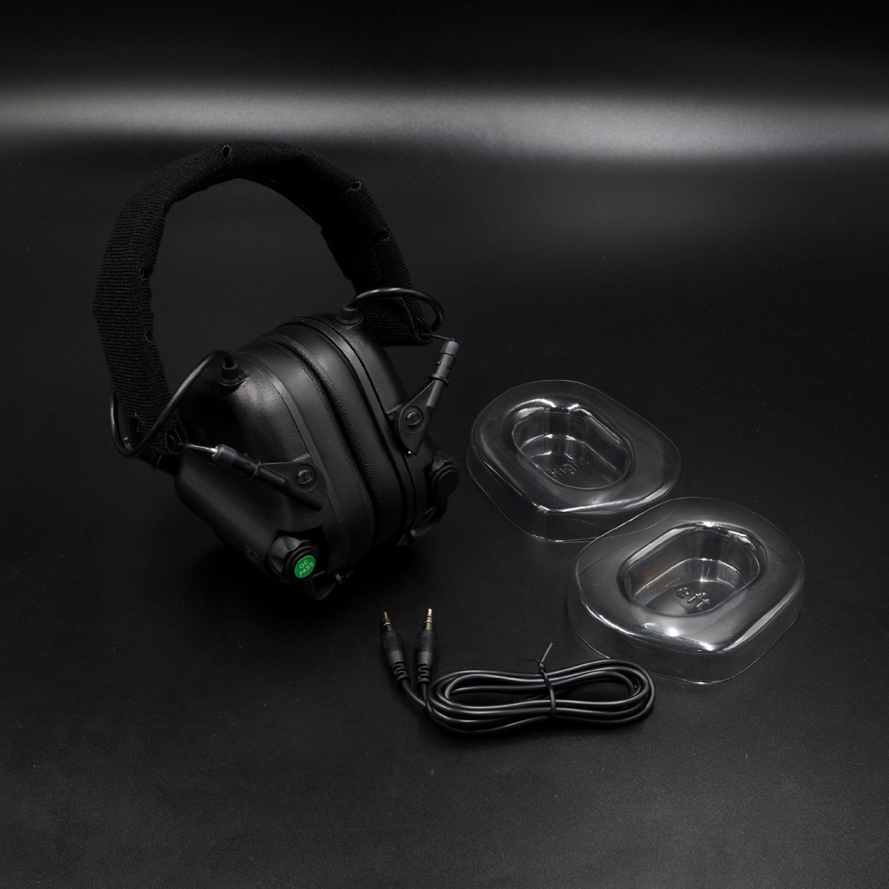 New.ครอบหูฟัง Earmor M31 MOD4 ( Earmor M31 Tactical Headset ) 🔱 ออกแบบมาเพื่อใช้ลดเสียงดังในสถานที่ต่างๆ เช่น สนามยิงปืน, โรงงานอุตสาหกรรม, เครื่องจักรหนัก, ลานบิน เป็นต้น 🔱 ช่วยตัดเสียงที่ดังเกิน 82 dB (NRR22 ) 🔱 ช่วยขยายเสียงที่เ