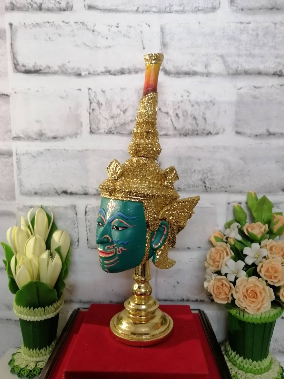 พระปรโคนธรรพ ขนาดกลาง เรซิ่นปิดทอง พร้อมฐานปิดทอง