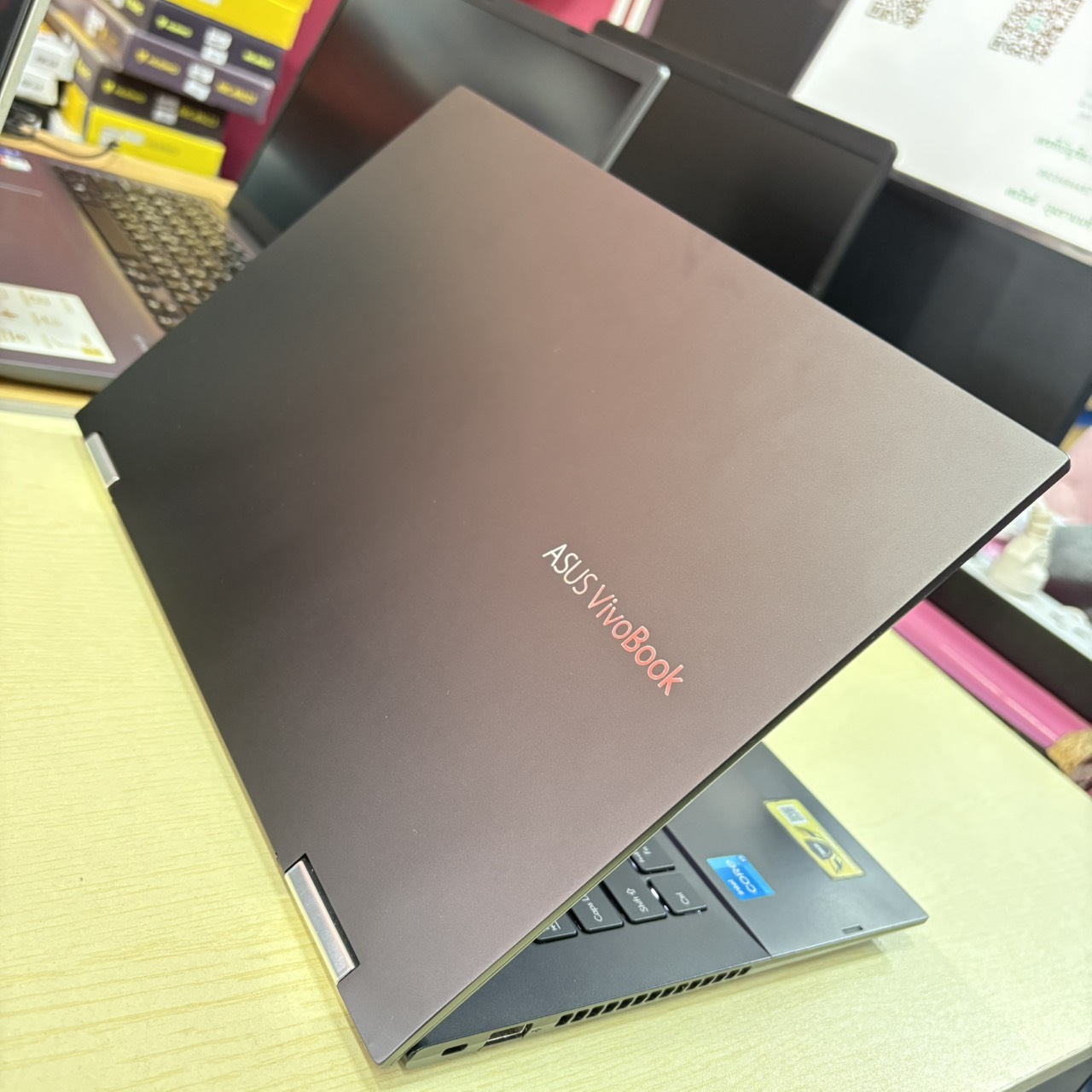 ASUS VIVOBOOOK FLIP 14 TP470EA-EC301WS สภาพเครื่อง 85% ติดฟิล์มกันรอยหน้าจอแล้ว ( 2 IN 1 ฝาพับ 360 องศา หน้าจอ Touch Screen + ปากกา )