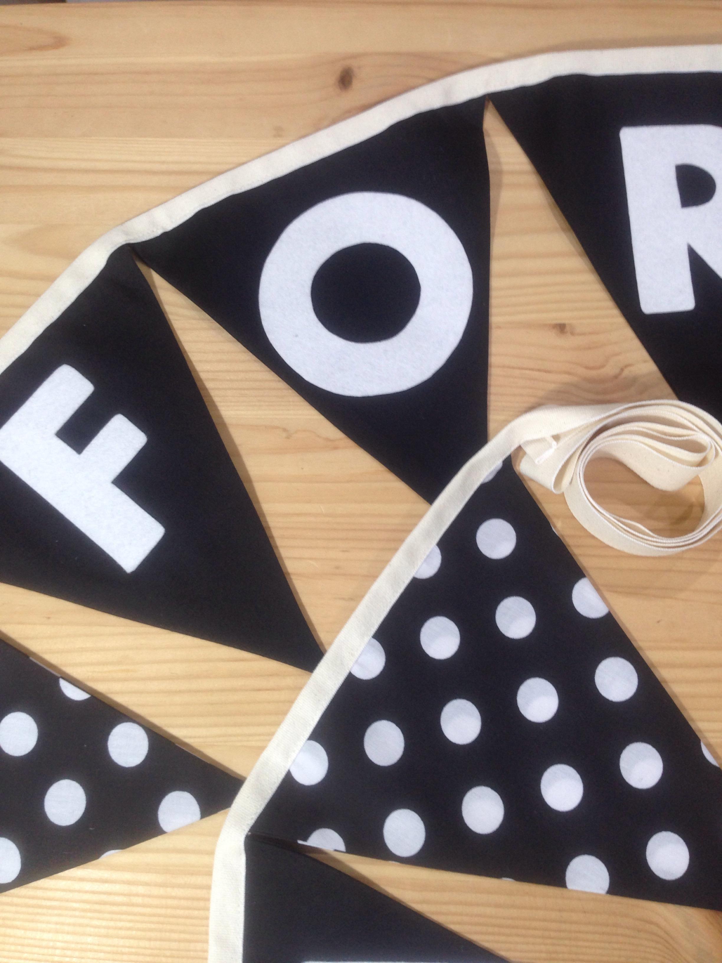 ธงร้านเสื้อผ้า