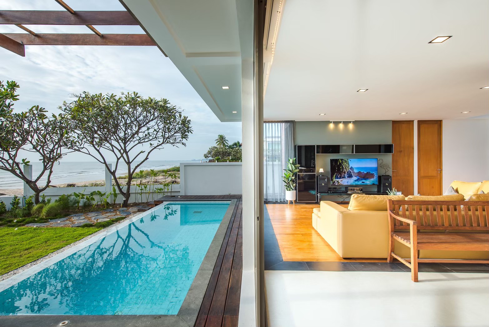 HR15003 บ้านพักชะอำ The Coastal Beach Villa