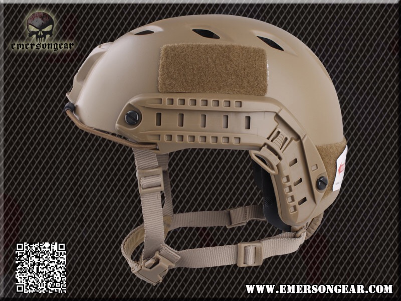 หมวกฟาสกระจก สีพื้น 1,500 สีพราง 1,700 บาท