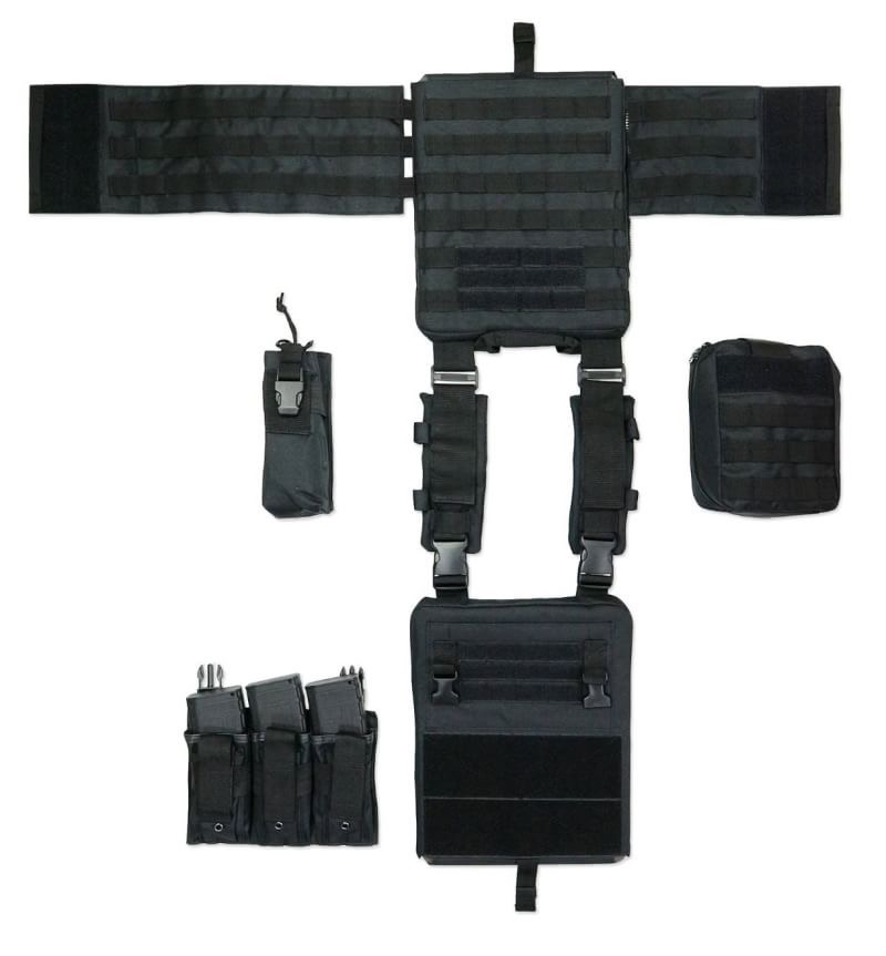 New.APC Vest เสื้อ APC vest ผลิตจากผ้า Nylon 600D มีช่องใส่แม็กกาซีน M4 ได้ 3 ช่อง มีซ่องใส่แม็กกาซีนปืนสั้นได้ 3 ช่อง แถมกระเป๋าใบเล็ก 1 ใบ พร้อม ซองใส่วิทยุสื่อสาร อีก 1 ใบ สามารถถอดชุดใส่แม็กกาซีนได้ สีดำ ราคาพิเศษ 1,800 บาท