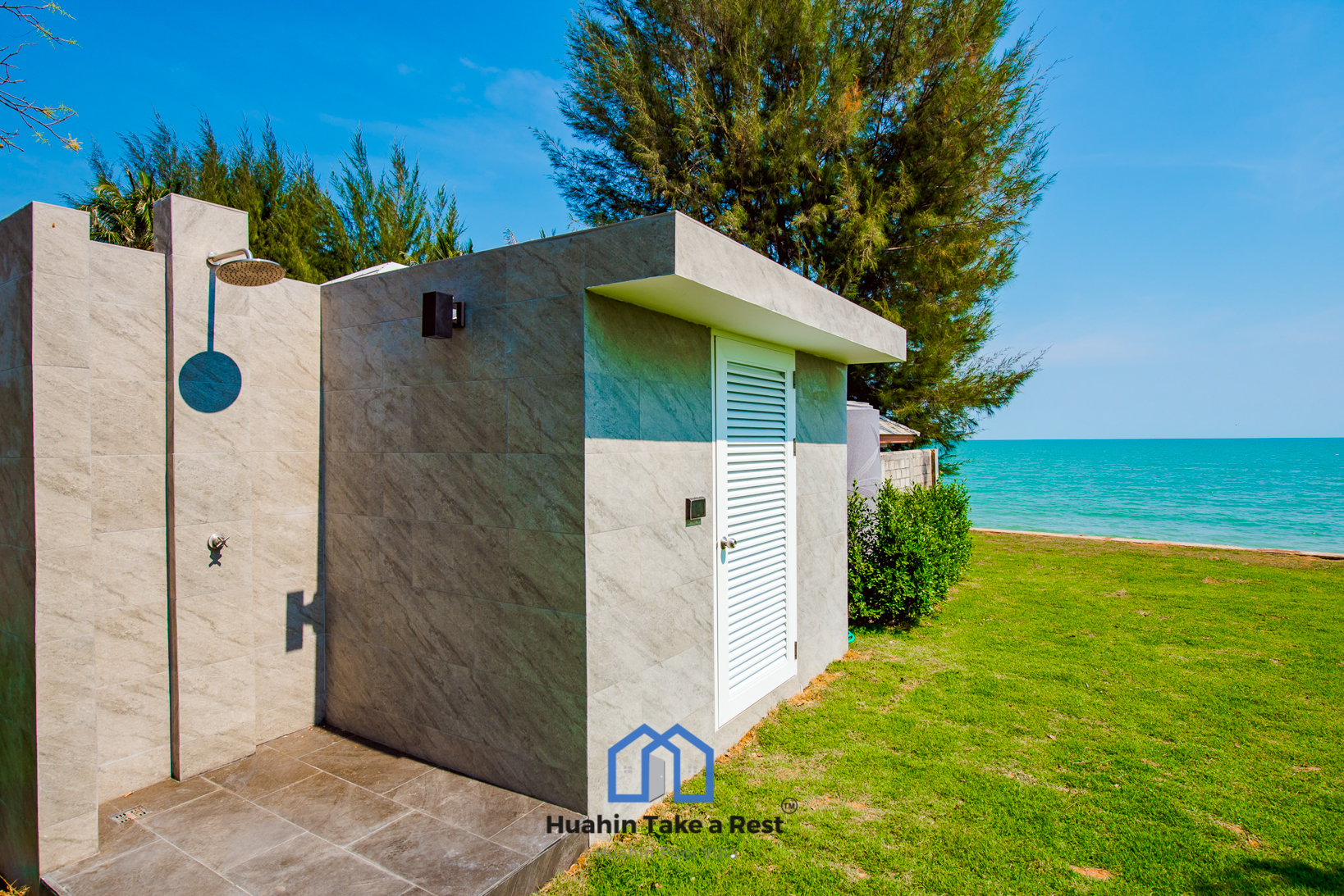 HR15039 บ้านพักติดทะเลหัวหิน The Premium Beach Villa Hua Hin