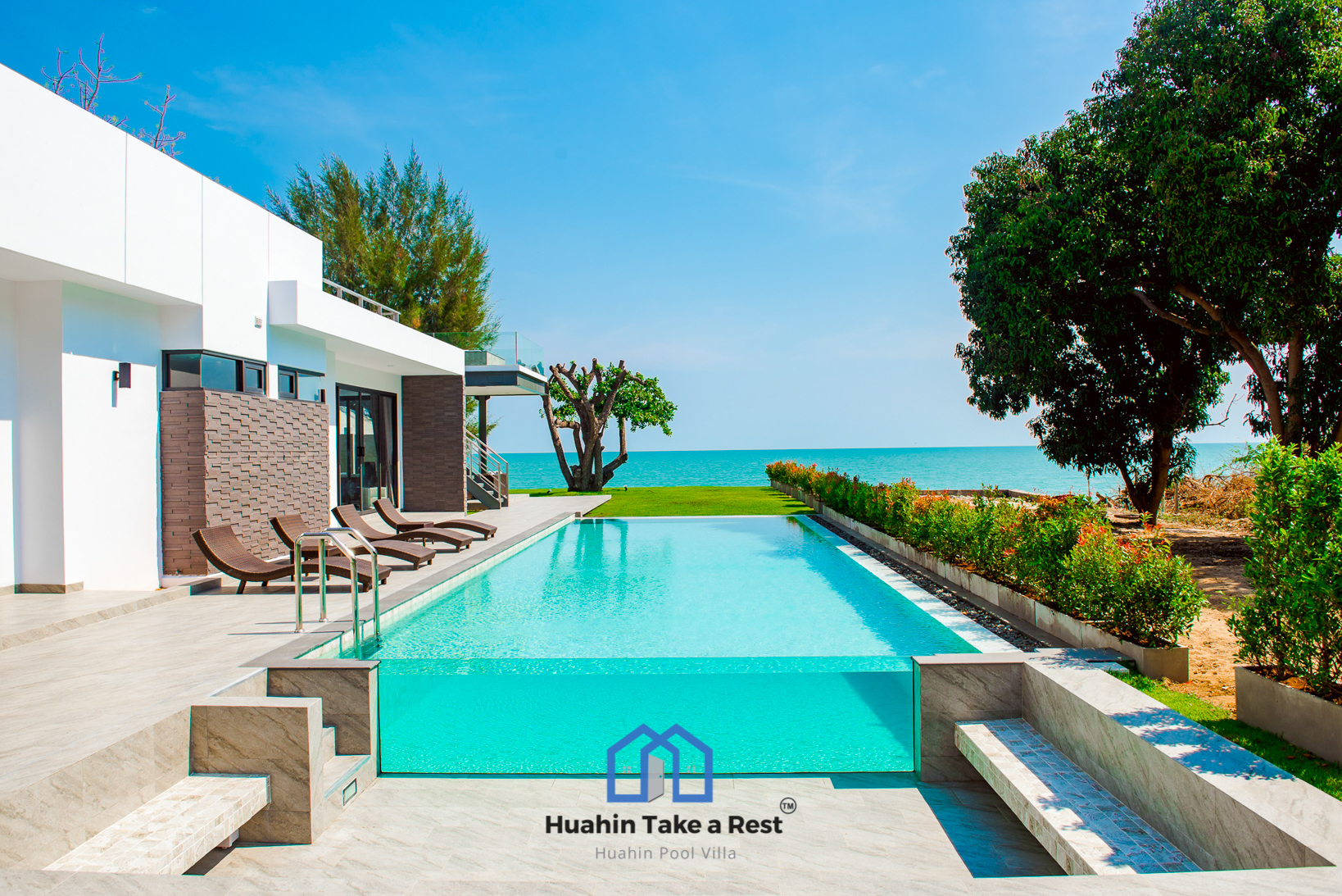 HR15039 บ้านพักติดทะเลหัวหิน The Premium Beach Villa Hua Hin