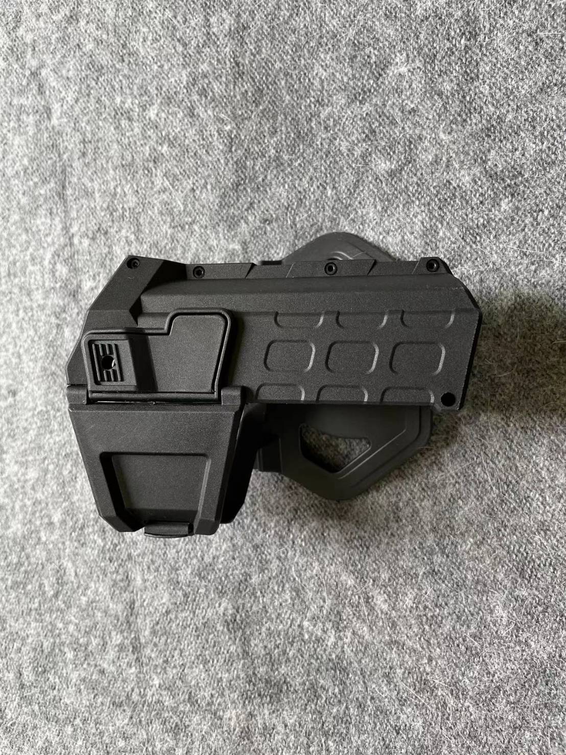 New. ซองปืน G19 ติดไฟฉาย/เลเซอร์ ( G19 Light Bearing Holster ) 🔨 ผลิตจาก Polymer เกรดคุณภาพ 🔨 สำหรับ G19 ที่ติดไฟฉาย/เลเซอร์ ได้ทุกชนิด 🔨 ปลดล็อคนิ้วชี้ ใช้งานปลอดภัย ( ล็อคกับช่องคัดปลอก ) 🔨 ด้านหลังเป็นเพลทเหน็บเข็มขัด