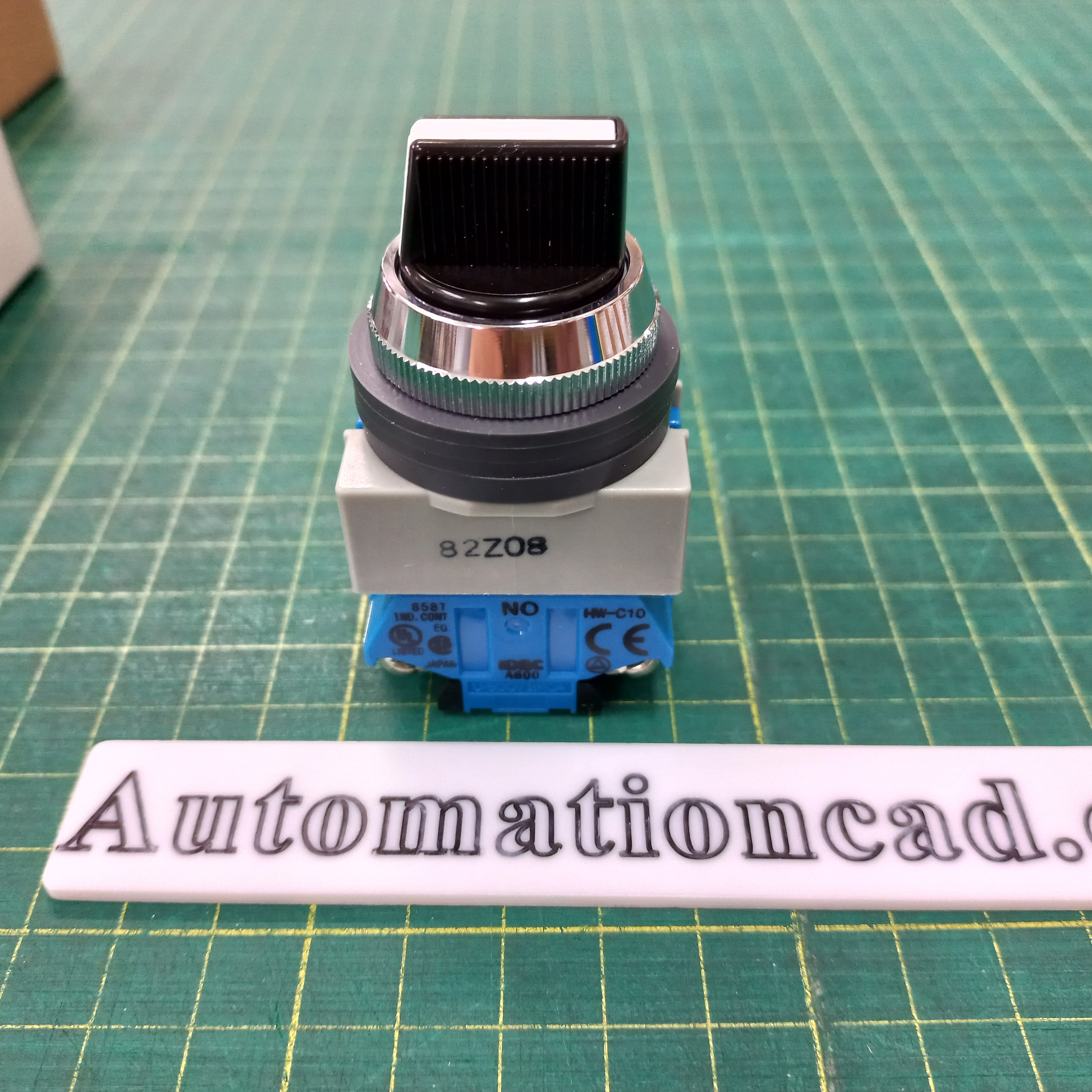 ซีเล็คเตอร์สวิตช์ IDEC 3จังหวะ 2NO บิดค้าง Selector switches IDEC รู 25 mm