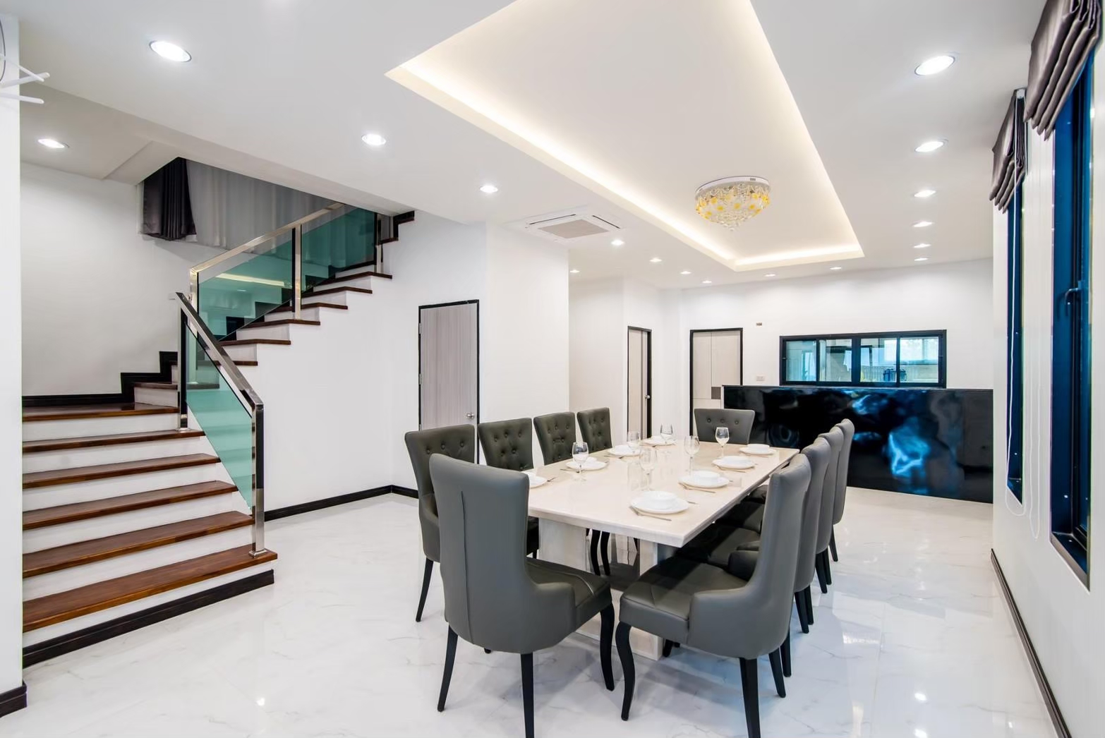 HR15063 บ้านพักติดทะเล The Blue Sky Villa Pranburi