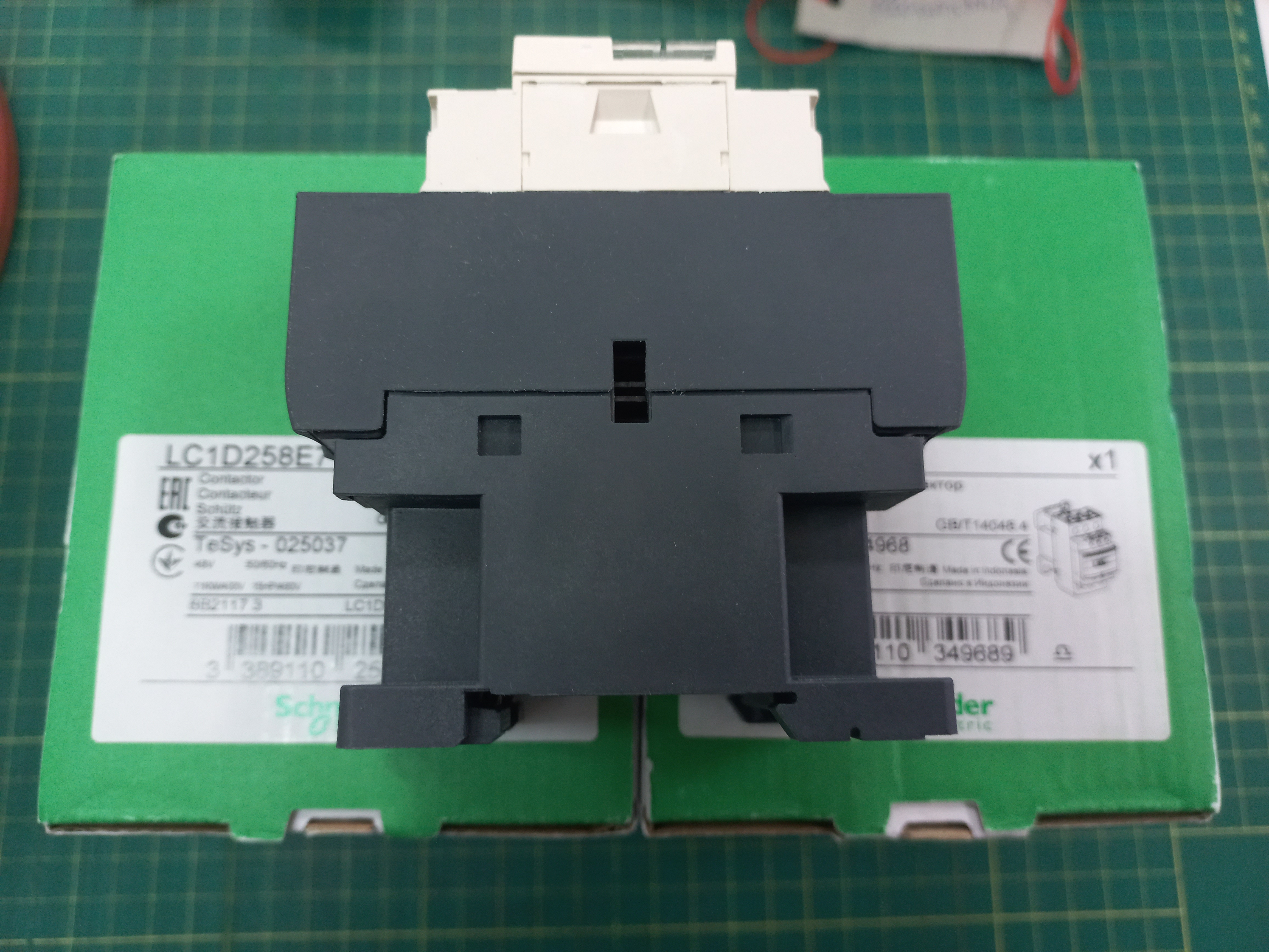 แมกเนติก คอนแทคเตอร์ MAGNETIC CONTACTOR รุ่น LC1D25E7 coil 48VAC SCHNEIDER