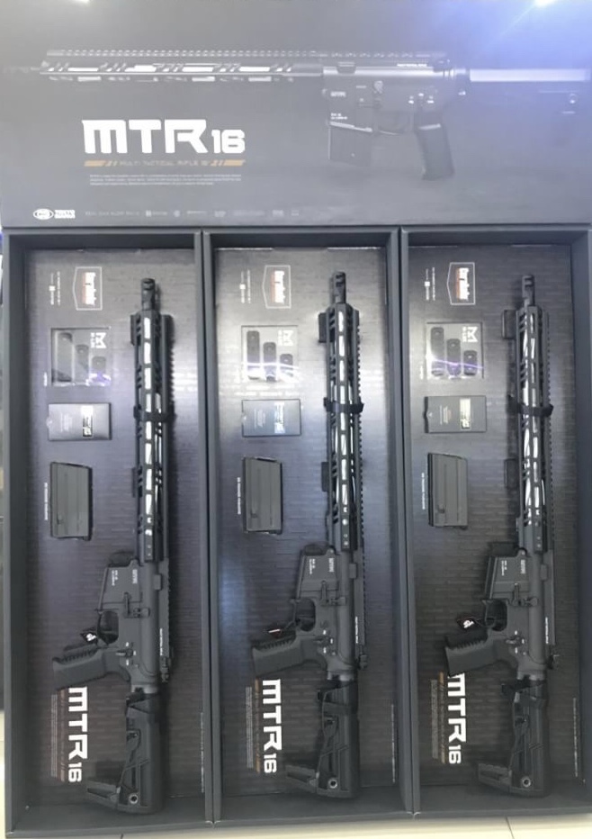 Re-Stock [ แนะนำสำหรับคนชอบสุดจ่ะ ] TOKYO MARUI - MTR16 (Real Gas Blowback) Contents : 1 Tokyo Marui MTR16 GBBR 3 M-LOK rails (S/M/L) 1 Standard magazine (20 rds) 1 Safety cap 1 User manual 1 BBs tube loader 1 Cleaning rod ราคา : 2x,xxx บาท