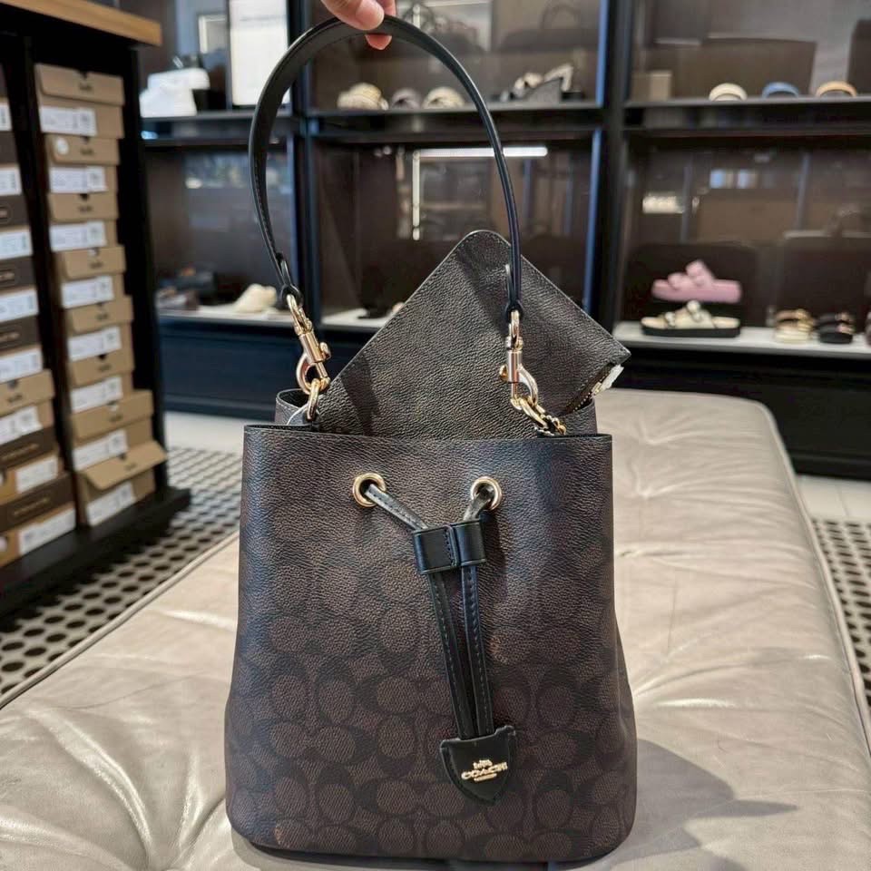 กระเป๋าสะพายข้าง Coach แท้ รุ่นCBH07