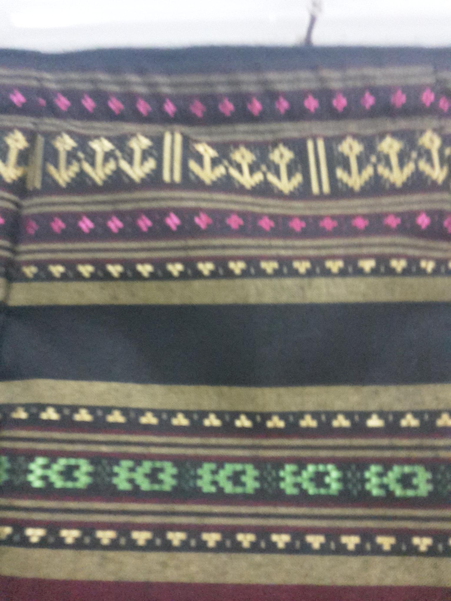 ผ้าถุงไหมแกมฝ้ายตัดสำเร็จแบบป้ายเลื่อนตะขอ ผ้าถุงสำเร็จรูปสอดดิ้น ผ้าฝ้ายแกมไหมล้านนาสอดดิ้นตัดสำเร็จ พร้อมส่ง