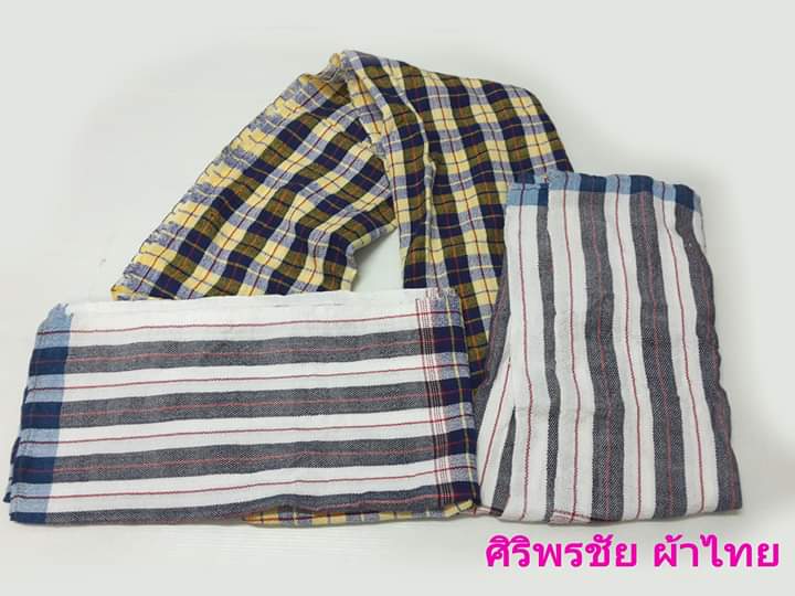 ชุดแซตผ้าขาม้าผ้าฝ้ายทอมือ พร้อมส่งกล่อง ผ้า:ผ้าฝ้ายทอมือ ขนาด:หน้ากว้าง 31"×ยาว 85" ราคา: 135 บาทรวมกล่อง หลากสี FREE SIZE