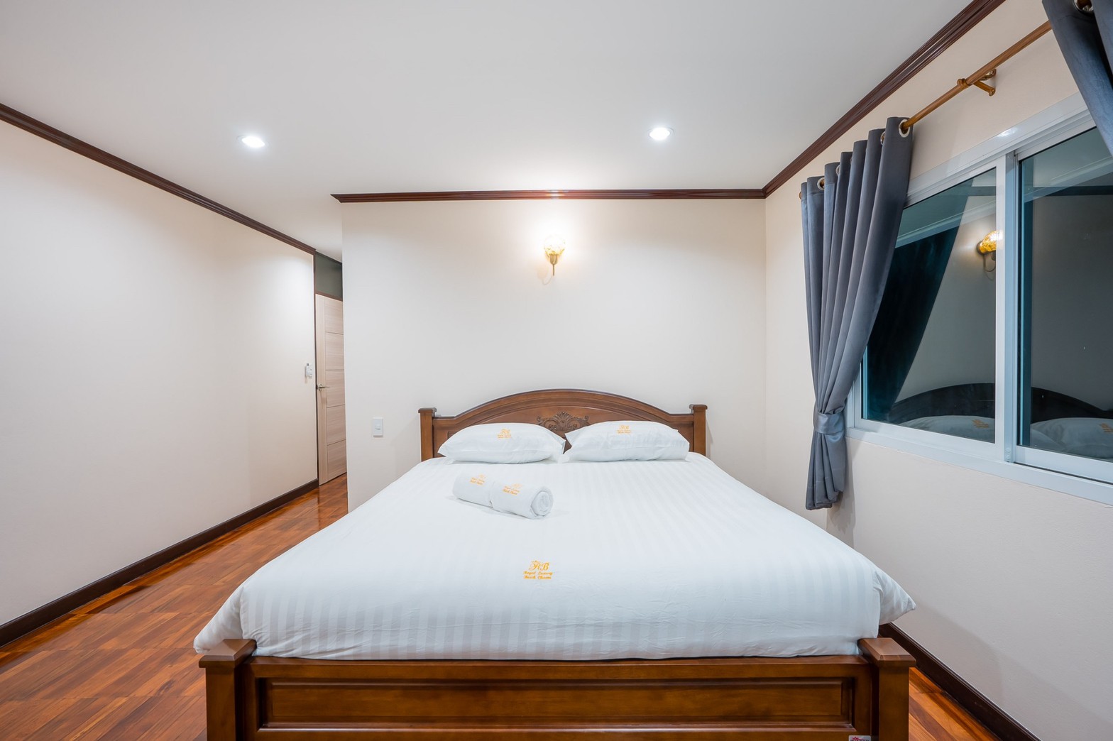 HR15067 บ้านพักใกล้ทะเลชะอำ The Great Beach Pool Villa Cha Am