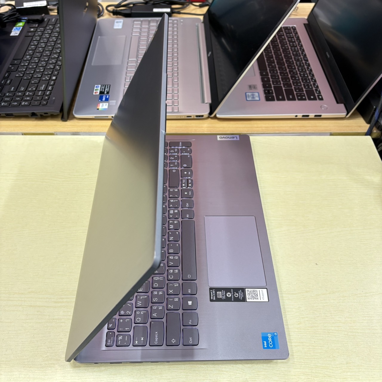 LENOVO IDEAPAD 3 15ITL6 82H800J9TA ติดฟิล์มกันรอยหน้าจอแล้ว สภาพเครื่อง 85%