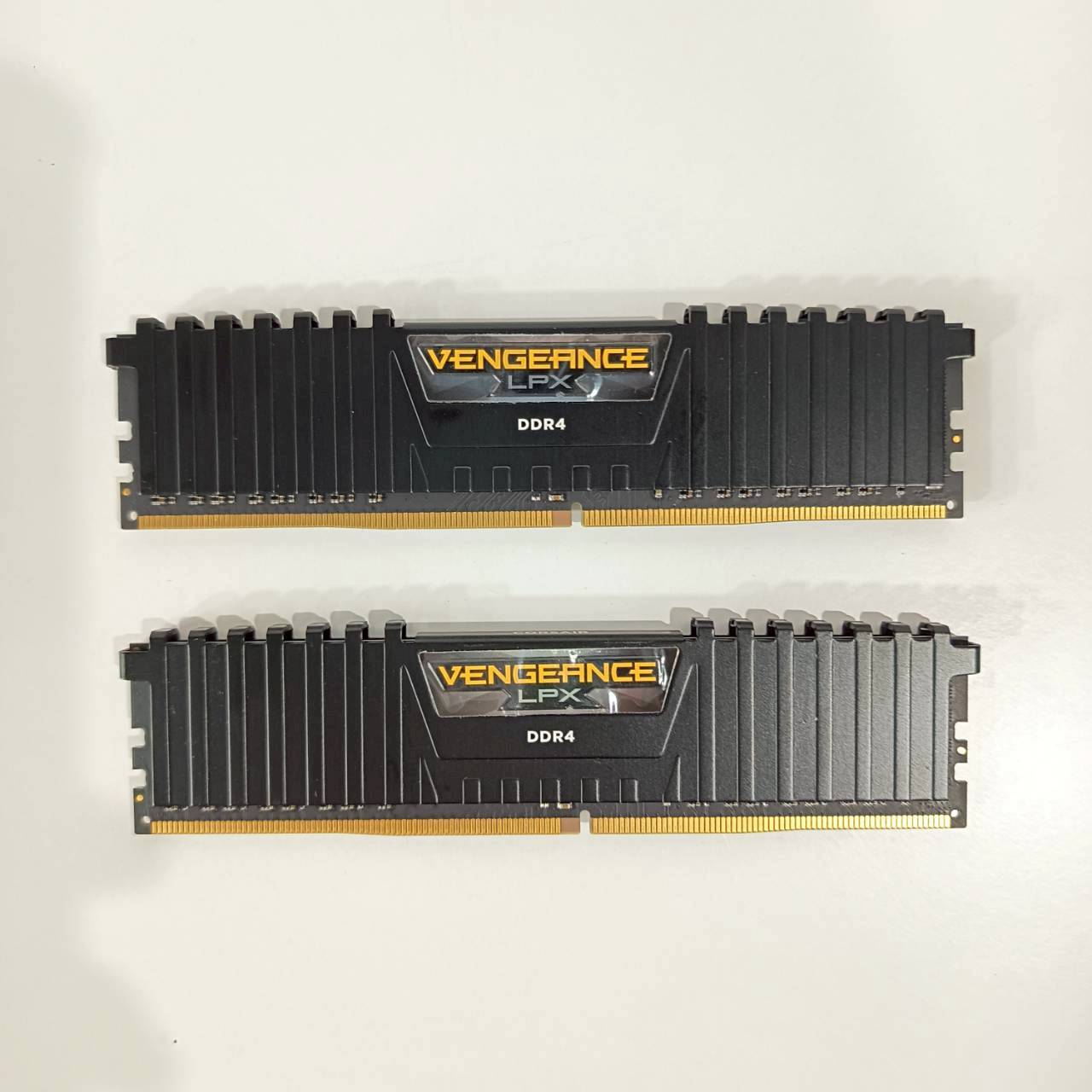 RAM PC DDR4 (3200) 16GB 8GBX2 CORSAIR ประกัน Ascenti LT.
