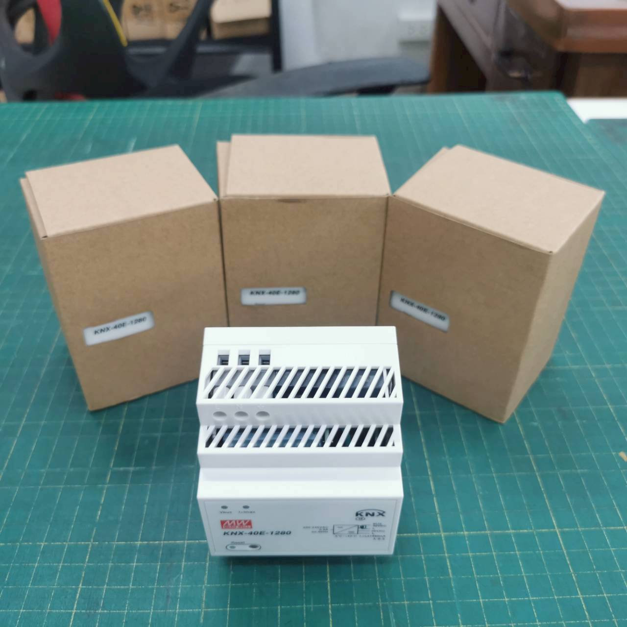 สวิทช์ชิ่งพาวเวอร์ซัพพลาย Meanwell KNX-40E-1280 POWER SUPPLY 40W 30V 1.28A